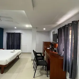 https://the-reach-hotel.kerala-hotels.net